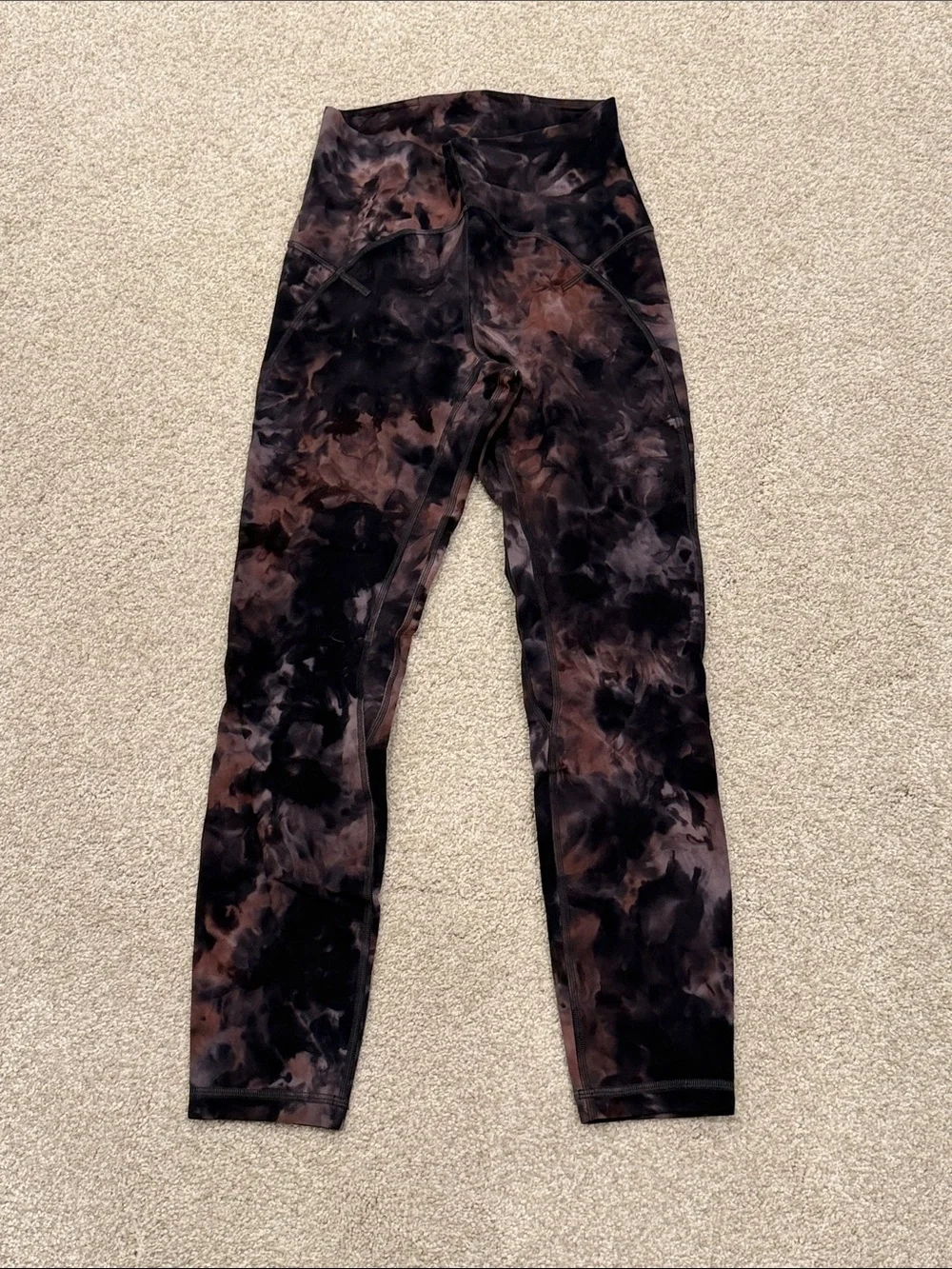 lululemon athletica Tie-Dye Leggings in Black and Brown/Mauve size 6 - Picture 1 of 2